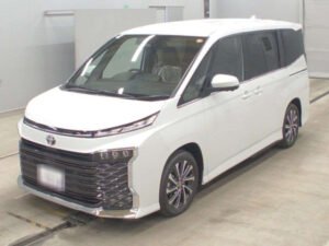 Toyota Voxy Hybrid – ZRR80W – CJ10004