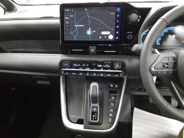 
Toyota Voxy Hybrid – ZRR80W – CJ10004 full									