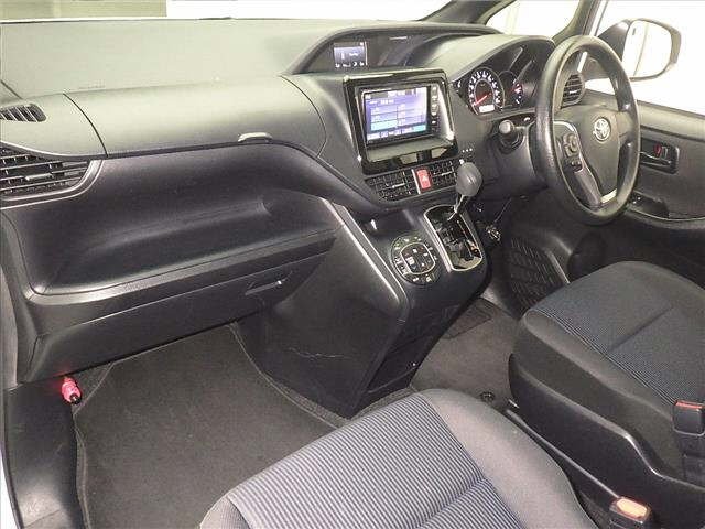 
Best Selling – Toyota Noah X – ZRR80G – CJ10022 full									